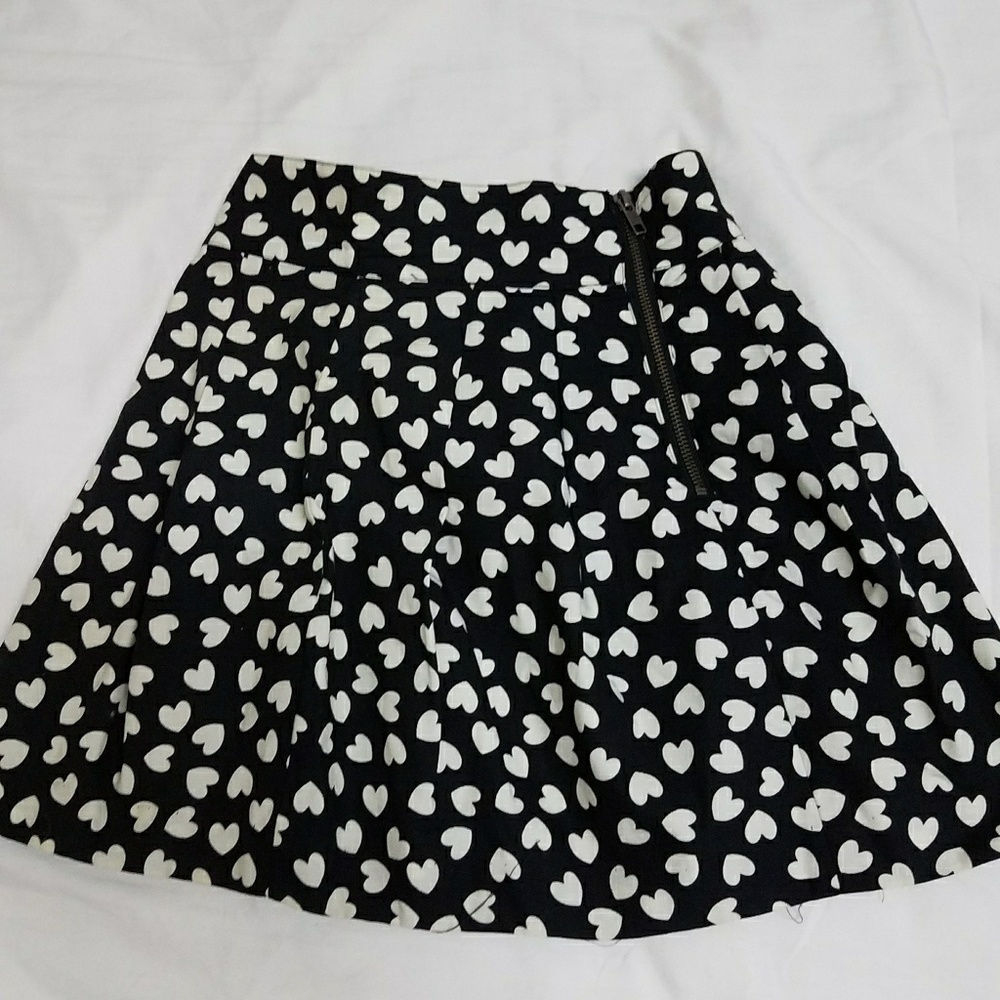 H&M Cute heart skater skirt small
